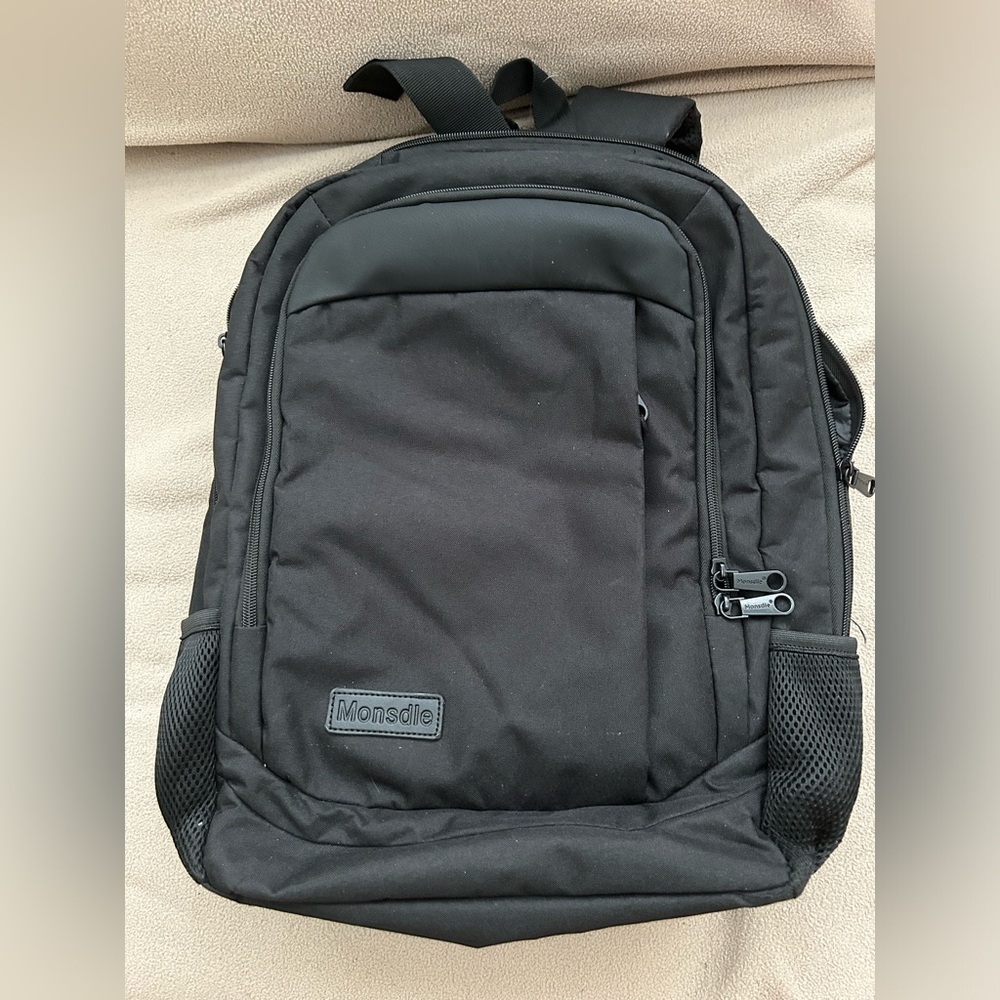 Monsdle backpack